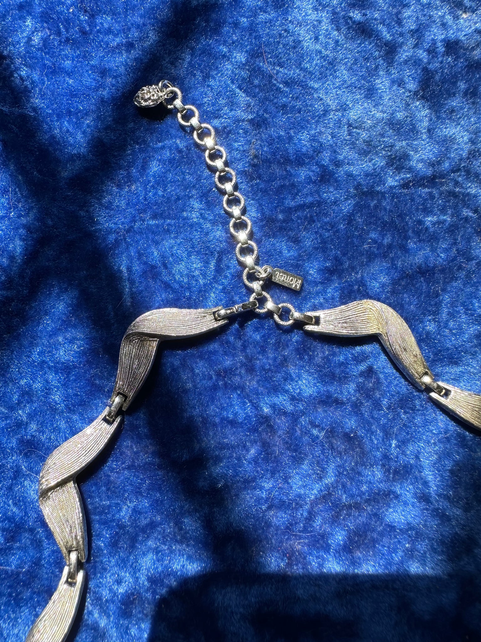 SILVER WAVES