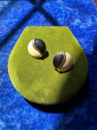 YIN & YANG EARRINGS