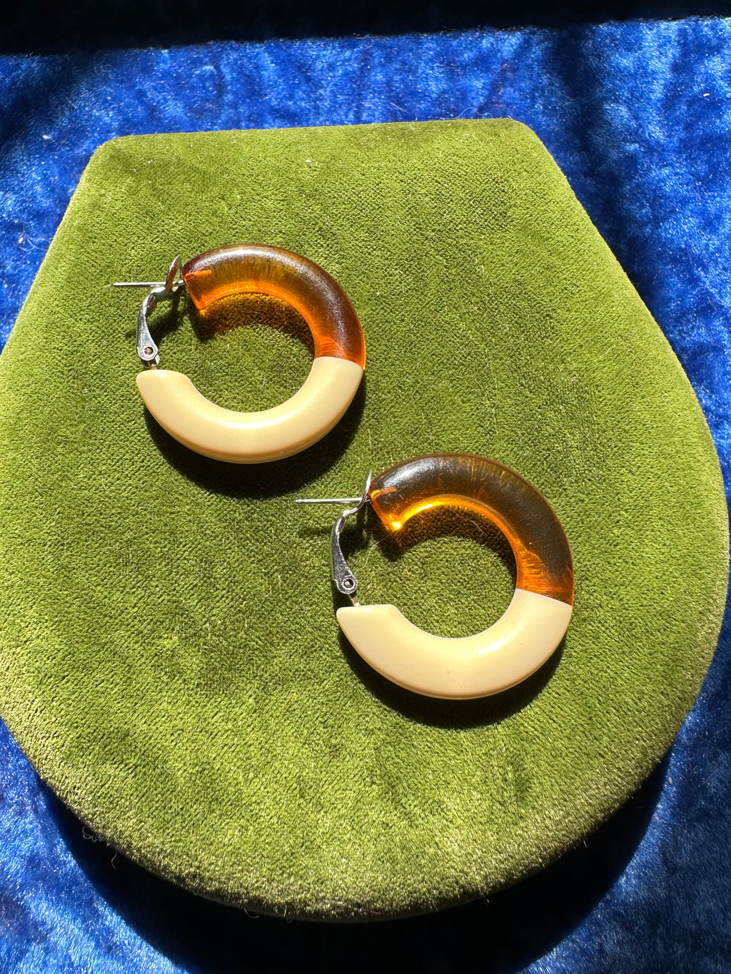 DUAL TONE LUCITE HOOPS